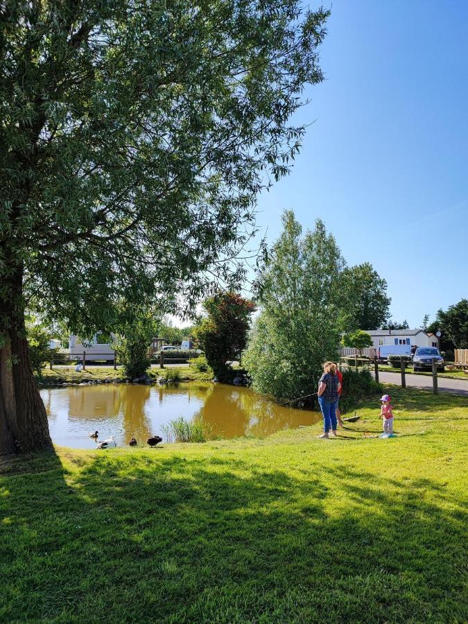 Camping De La Plage Marck Esterno foto