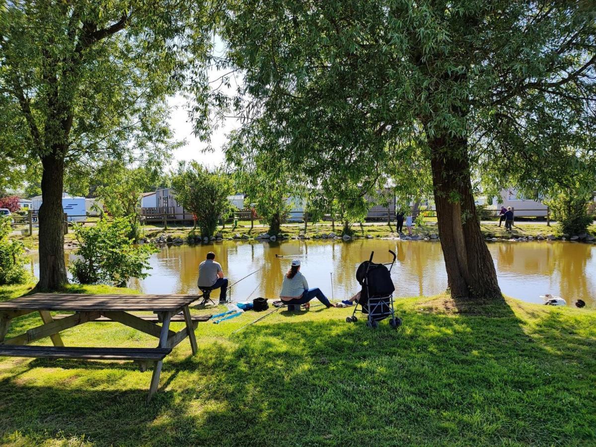 Camping De La Plage Marck Esterno foto