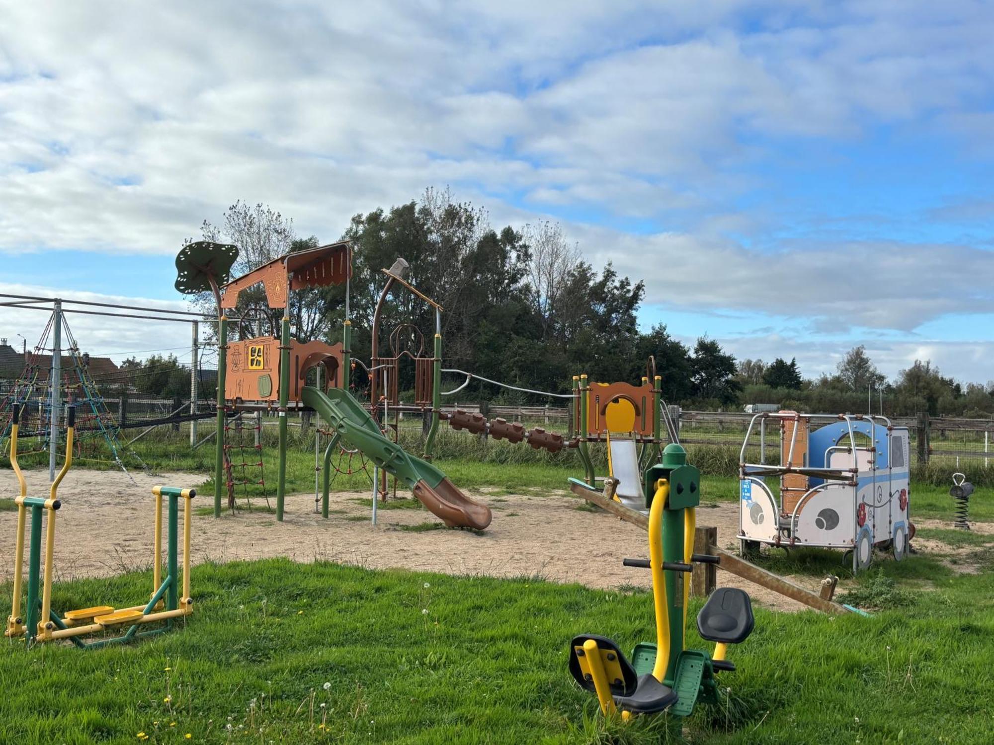 Camping De La Plage Marck Esterno foto
